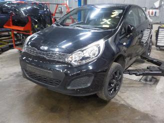 demontáž osobní automobily Kia Rio Rio III (UB) Hatchback 1.2 CVVT 16V (G4LA5) [63kW]  (09-2011/12-2017) 2014