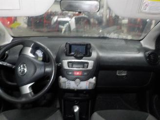 Toyota Aygo Aygo (B10) Hatchback 1.0 12V VVT-i (1KR-FE) [50kW]  (07-2005/05-2014) picture 5