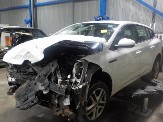 Vrakbiler auto Renault Mégane Megane IV Estate (RFBK) Combi 5-drs 1.2 Energy TCE 130 (H5F-408(H5F-F4=
)) [97kW]  (04-2016/...) 2017