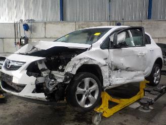 Auto da rottamare Opel Astra Astra J (PC6/PD6/PE6/PF6) Hatchback 5-drs 1.4 Turbo 16V (A14NEL(Euro 5=
)) [88kW]  (10-2010/10-2015) 2011