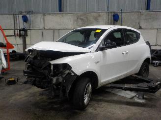 Sloopauto Lancia Ypsilon Ypsilon (312) Hatchback 0.9 TwinAir 80 (312.A.5000) [59kW]  (12-2013/.=
=2E.) 2014/6