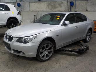 Coche siniestrado BMW 5-serie 5 serie (E60) Sedan 530d 24V (M57N-D30(306D2)) [160kW]  (07-2003/09-20=
05) 2004