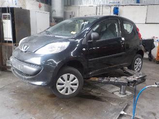 Sloopauto Peugeot 107 107 Hatchback 1.0 12V (384F(1KR)) [50kW]  (06-2005/05-2014) 2006