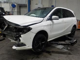 Sloopauto Mercedes B-klasse B (W246,242) Hatchback 1.8 B-180 CDI BlueEFFICIENCY 16V (OM651.901) [8=
0kW]  (11-2011/...) 2012