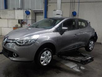 Coche siniestrado Renault Clio Clio IV (5R) Hatchback 5-drs 0.9 Energy TCE 90 12V (H4B-400(H4B-A4)) [=
66kW]  (11-2012/08-2021) 2015