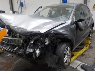 demontáž osobní automobily Volkswagen Polo Polo V (6R) Hatchback 1.2 TSI 16V BlueMotion Technology (CJZC(Euro 6))=
 [66kW]  (02-2014/10-2017) 2014/7
