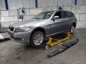 Coche siniestrado BMW 3-serie 3 serie Touring (E91) Combi 320d 16V (N47-D20A) [130kW]  (02-2007/12-2=
010) 2009