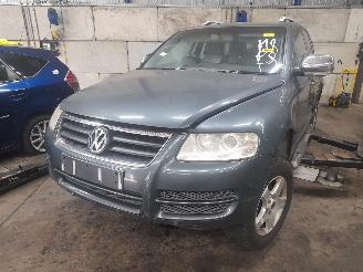 Coche siniestrado Volkswagen Touareg Touareg (7LA/7L6) SUV 2.5 TDI R5 (BAC) [128kW]  (01-2003/05-2010) 2004