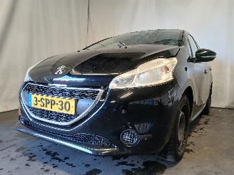 Schadeauto Peugeot 208 208 I (CA/CC/CK/CL) Hatchback 1.2 Vti 12V PureTech 82 (EB2F(HMZ)) [60k=
W]  (03-2012/12-2019) 2013/3