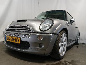 Schadeauto Mini Mini Mini Cooper S (R53) Hatchback 1.6 16V (W11-B16A) [120kW]  (03-2002/09-=
2006) 2003/5