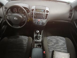 Kia Cee d Cee'd Sporty Wagon (EDF) Combi 1.4 16V (G4FA) [80kW]  (09-2007/12-2012=
) picture 10
