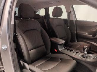Hyundai I-30 i30 Wagon (PDEF5) Combi 1.0 T-GDI 12V (G3LC) [88kW]  (03-2017/...) picture 12