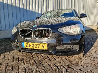 krockskadad bil auto BMW 1-serie 1 serie (F21) Hatchback 3-drs 116i 1.6 16V (N13-B16A) [100kW]  (12-201=
1/03-2015) 2013/8