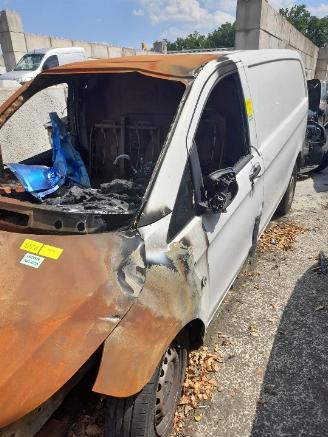Coche siniestrado Mercedes Rocky eVito (447.6) Van 41 kWh (EM780.701) [85kW]  (03-2019/...) 2019