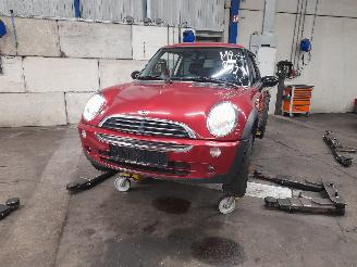 Coche siniestrado Mini Mini Mini One/Cooper (R50) Hatchback 1.6 16V One (W10-B16A) [66kW]  (06-200=
1/03-2007) 2006