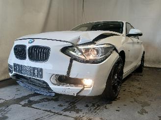 Auto incidentate BMW 1-serie 1 serie (F20) Hatchback 5-drs 116i 1.6 16V (N13-B16A) [100kW]  (07-201=
1/02-2015) 2012/4
