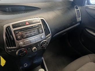 Hyundai I-20 i20 Hatchback 1.2i 16V (G4LA) [63kW]  (03-2012/12-2015) picture 17