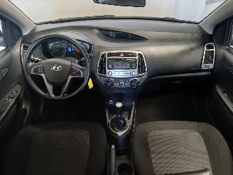 Hyundai I-20 i20 Hatchback 1.2i 16V (G4LA) [63kW]  (03-2012/12-2015) picture 12