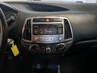 Hyundai I-20 i20 Hatchback 1.2i 16V (G4LA) [63kW]  (03-2012/12-2015) picture 18
