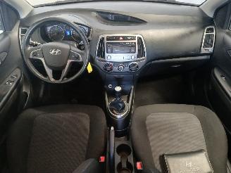 Hyundai I-20 i20 Hatchback 1.2i 16V (G4LA) [63kW]  (03-2012/12-2015) picture 11