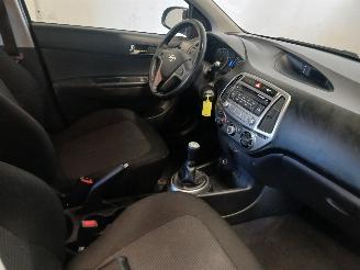 Hyundai I-20 i20 Hatchback 1.2i 16V (G4LA) [63kW]  (03-2012/12-2015) picture 9