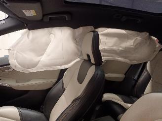 Volvo V-40 V40 Cross Country (MZ) Hatchback 5-drs 1.5 T3 16V Geartronic (B4154T4(=
Euro 6b)) [112kW]  (04-2015/08-2019) picture 18