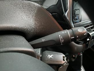Peugeot 208 208 I (CA/CC/CK/CL) Hatchback 1.2 Vti 12V PureTech 82 (EB2F(HMZ)) [60k=
W]  (03-2012/12-2019) picture 16
