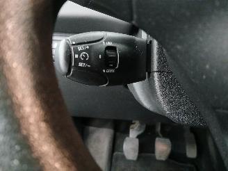Peugeot 208 208 I (CA/CC/CK/CL) Hatchback 1.2 Vti 12V PureTech 82 (EB2F(HMZ)) [60k=
W]  (03-2012/12-2019) picture 17