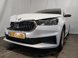 Schadeauto Skoda Fabia Fabia IV (PJ3) Hatchback 5-drs 1.0 TSI 12V (DLAC) [70kW]  (06-2021/...=
) 2023/1