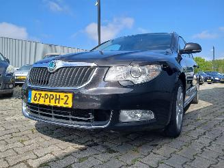 krockskadad bil auto Skoda Superb Superb Combi (3TAC/TAF) Combi 1.8 TSI 16V (CDAA) [118kW]  (10-2009/05-=
2015) 2011/3
