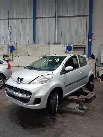 Coche siniestrado Peugeot 107 107 Hatchback 1.0 12V (384F(1KR)) [50kW]  (06-2005/05-2014) 2010