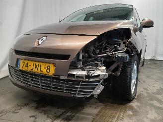 krockskadad bil auto Renault Scenic Grand Scénic III (JZ) MPV 1.4 16V TCe 130 (H4J-700(H4J-A7)) [96kW]  =
(02-2009/12-2016) 2009/7