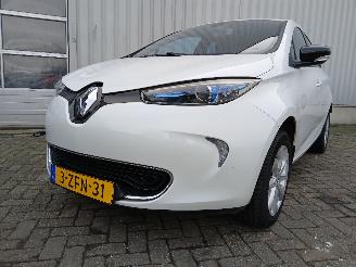 damaged passenger cars Renault Zoé Zoé (AG) Hatchback 5-drs 46kW (5AQ-601) [46kW]  (06-2012/...) 2014/12