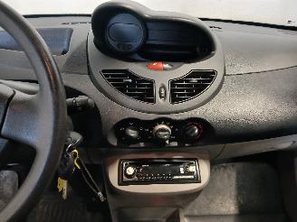 Renault Twingo Twingo II (CN) Hatchback 3-drs 1.2 (D7F-800(Euro 4)) [43kW]  (03-2007/=
09-2014) picture 18