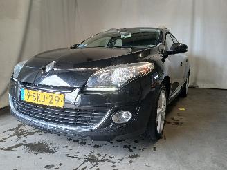 damaged passenger cars Renault Mégane Megane III Grandtour (KZ) Combi 5-drs 1.2 16V TCE 115 (H5F-400(H5F-A4)=
) [85kW]  (03-2012/02-2016) 2013/10