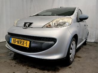 uszkodzony samochody osobowe Peugeot 107 107 Hatchback 1.0 12V (384F(1KR)) [50kW]  (06-2005/05-2014) 2008/2