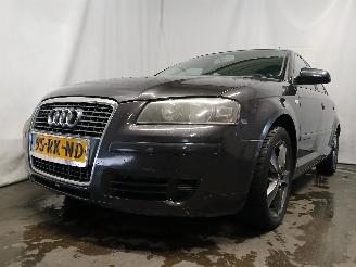 Schadeauto Audi A3 A3 Sportback (8PA) Hatchback 5-drs 1.6 (BGU) [75kW]  (09-2004/03-2013)= 2005/5