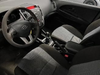 Kia Cee d Cee'd (EDB5) Hatchback 5-drs 1.4 CVVT 16V (G4FA) [66kW]  (08-2009/12-2=
012) picture 14