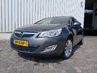 damaged passenger cars Opel Astra Astra J Sports Tourer (PD8/PE8/PF8) Combi 1.4 16V ecoFLEX (A14XER(Euro=
 5)) [74kW]  (10-2010/10-2015) 2011/10