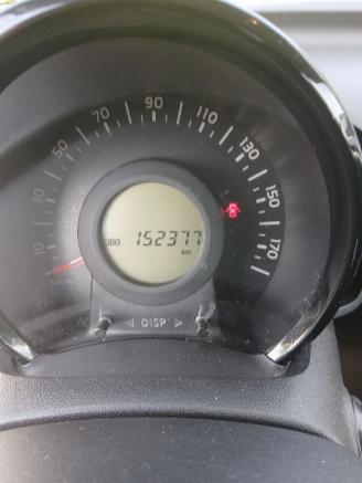 Peugeot 108 108 Hatchback 1.0 12V (1KRFE(CFB)) [51kW]  (05-2014/...) picture 2
