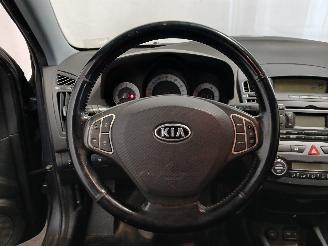 Kia Cee d Cee'd Sporty Wagon (EDF) Combi 1.6 16V (G4FC) [90kW]  (09-2007/12-2012=
) picture 18