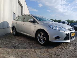 Ford Focus Focus 3 Wagon Combi 1.0 Ti-VCT EcoBoost 12V 100 (M2DA(Euro 5)) [74kW] =
 (02-2012/05-2018) picture 6