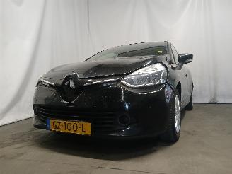 damaged passenger cars Renault Clio Clio IV Estate/Grandtour (7R) Combi 5-drs 1.5 Energy dCi 90 FAP (K9K-6=
08(K9K-B6)) [66kW]  (11-2012/08-2021) 2015/5