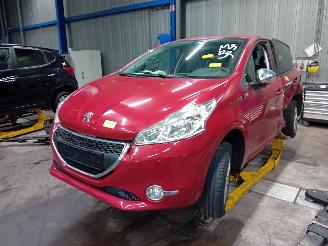 Sloopauto Peugeot 208 208 I (CA/CC/CK/CL) Hatchback 1.2 Vti 12V PureTech 82 (EB2F(HMZ)) [60k=
W]  (03-2012/12-2019) 2014