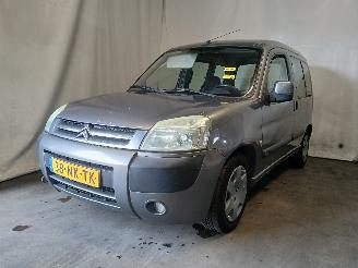 Schadeauto Citroën Berlingo Berlingo Cinqspace, Multispace MPV 1.6 16V (TU5JP4(NFU)) [80kW]  (10-2=
000/12-2011) 2003/11