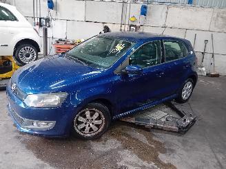 Coche siniestrado Volkswagen Polo Polo V (6R) Hatchback 1.2 TDI 12V BlueMotion (CFWA(Euro 5)) [55kW]  (1=
0-2009/05-2014) 2011