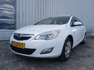 Coche accidentado Opel Astra Astra J Sports Tourer (PD8/PE8/PF8) Combi 1.7 CDTi 16V (A17DTR(Euro 5)=
) [81kW]  (10-2010/10-2015) 2011/11
