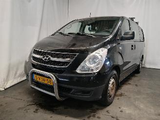 Vaurioauto  passenger cars Hyundai H-300 H-300 Van 2.5 CRDi (D4CB) [125kW]  (02-2008/...) 2010/8