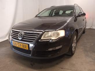 uszkodzony samochody osobowe Volkswagen Passat Passat Variant (3C5) Combi 1.6 FSI 16V (BLF(Euro 4)) [85kW]  (08-2005/=
06-2008) 2007/1