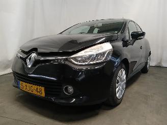 uszkodzony samochody osobowe Renault Clio Clio IV (5R) Hatchback 5-drs 1.5 Energy dCi 90 FAP (K9K-608(K9K-B6)) [=
66kW]  (11-2012/08-2021) 2014/7